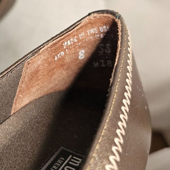 munro American Warm Medium Brown Leather Slip-on Loafers w a 1" Heel sz 8 - Picture 8 of 9